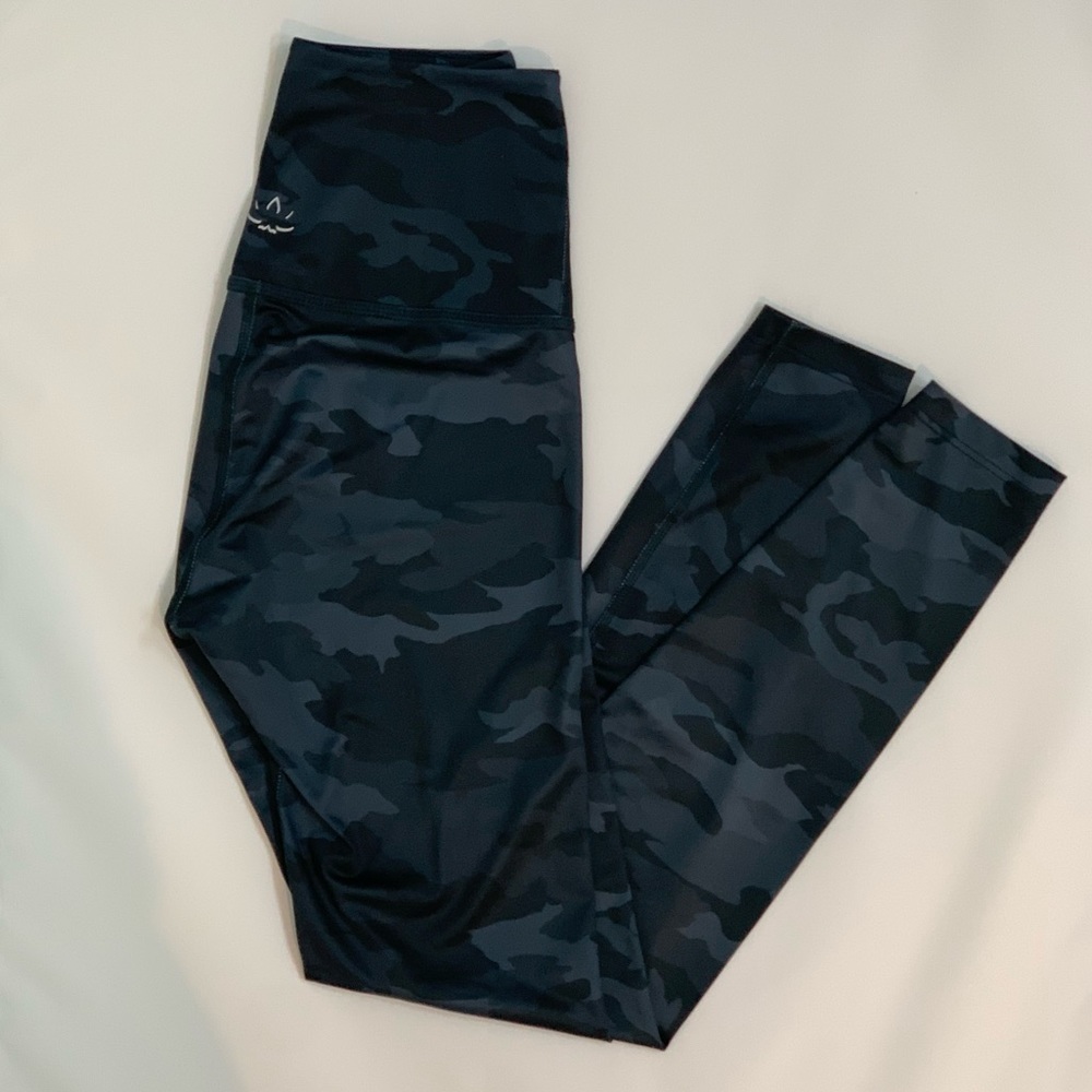 Beyond Yoga Blue Camo Leggings